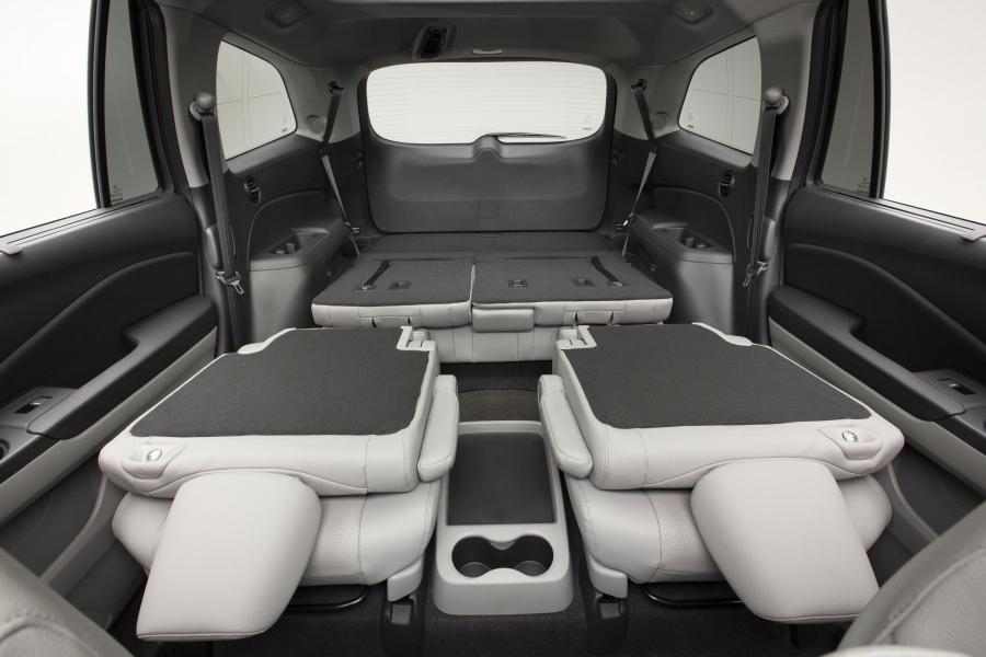 Интерьер Honda Pilot 2015 года  (фото 71 из 107)